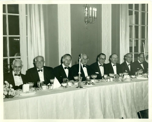 Convives lors d'un dîner des American Friends of Alliance Friends au Waldorf Astoria Hotel New-York dans les années soixante.